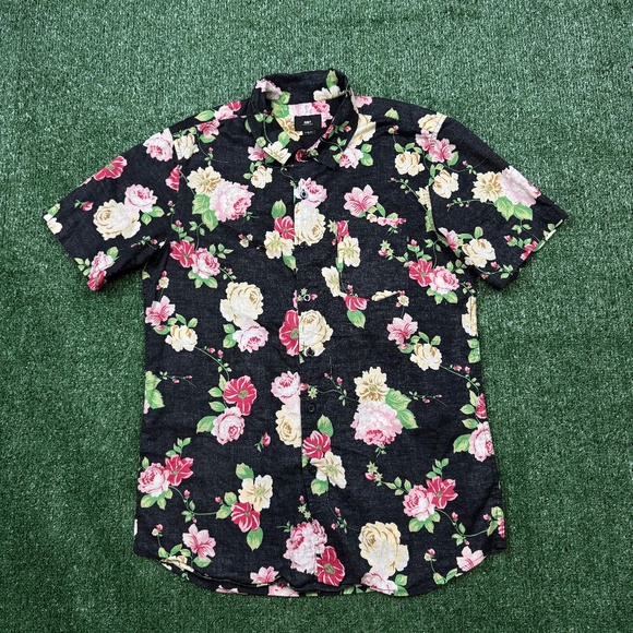 Obey Button Down Floral Shirt Men's Size S Black Short Sleeve Streetwear Skater - Picture 1 of 7